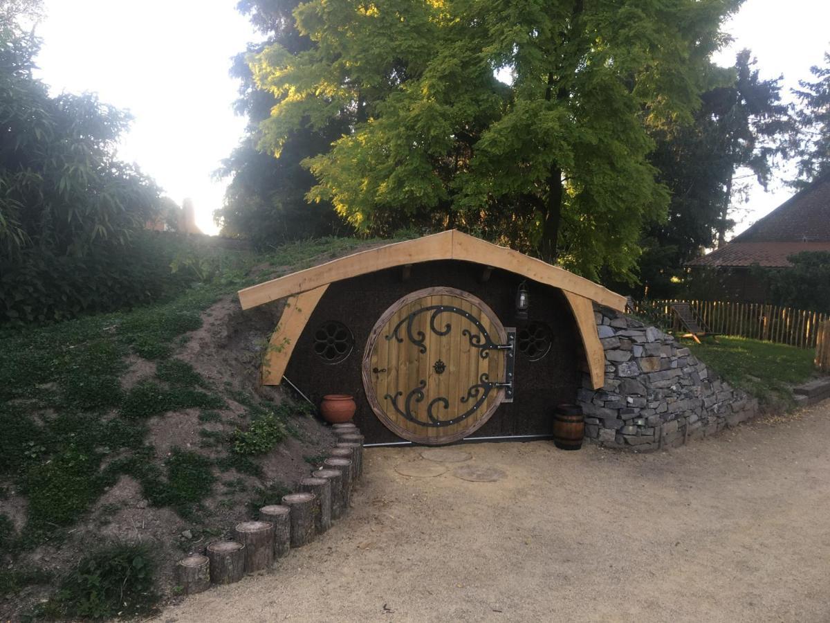 ホテル Domaine De Carnin Beloeil エクステリア 写真